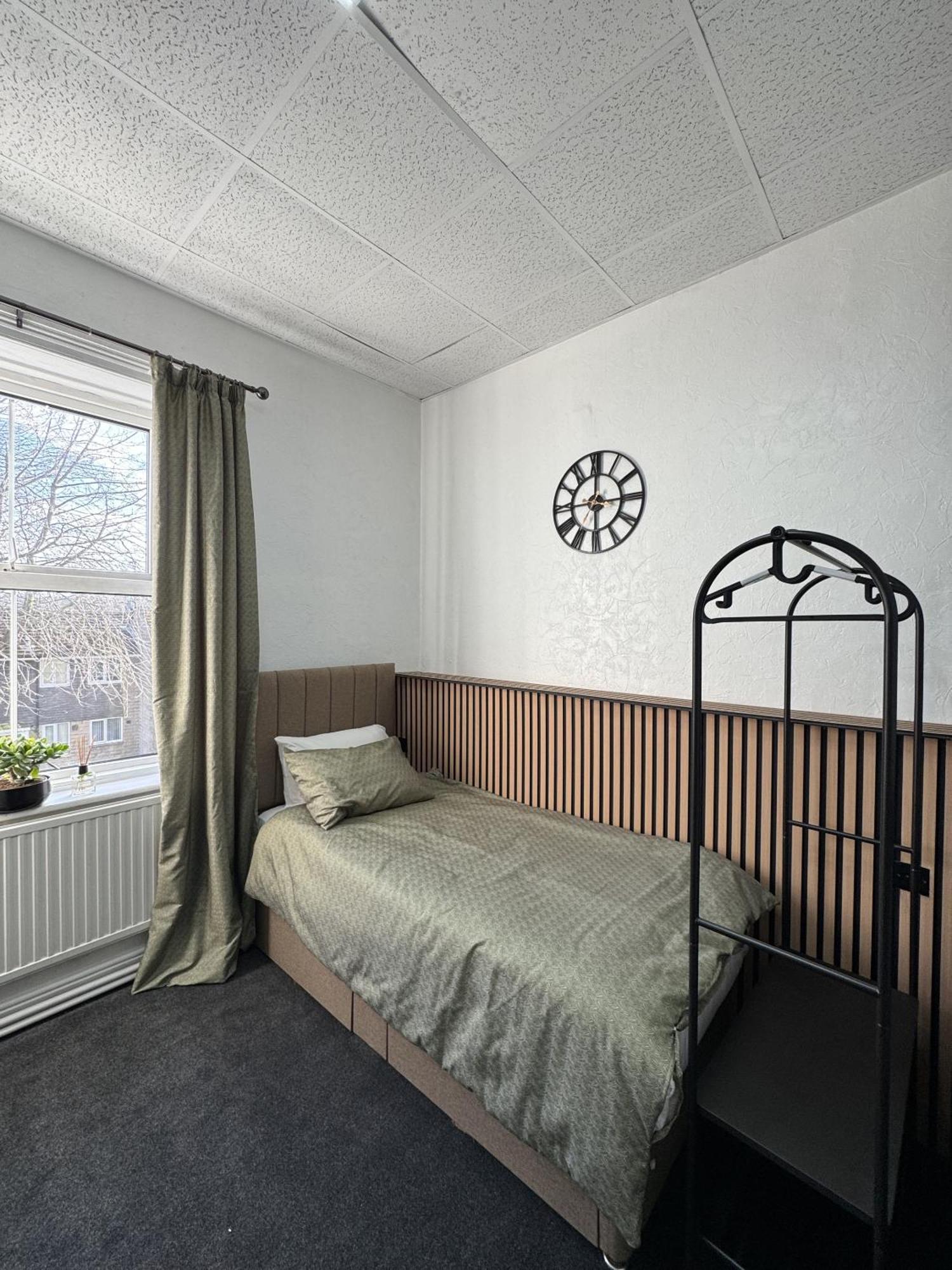 The Wickham Arms Hotel Cleckheaton Ruang foto