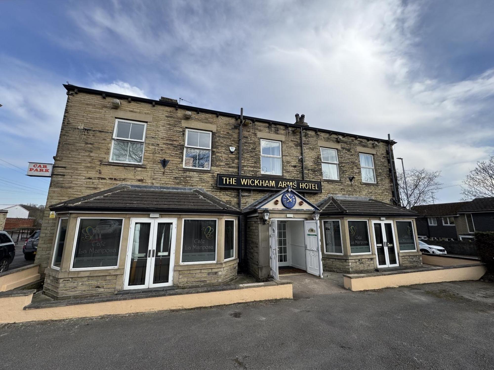 The Wickham Arms Hotel Cleckheaton Bagian luar foto