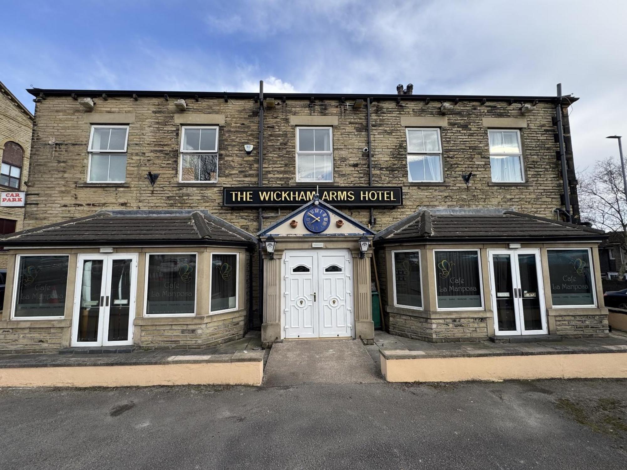 The Wickham Arms Hotel Cleckheaton Bagian luar foto